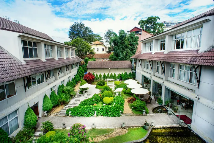 Review Chi Tiết Khách Sạn Mường Thanh Holiday Đà Lạt: Ưu Nhược Điểm & Trải Nghiệm Thực Tế