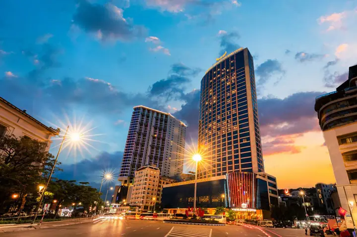 Review Khách Sạn Mường Thanh Luxury Quảng Ninh: Đánh Giá Chi Tiết Từ A Đến Z