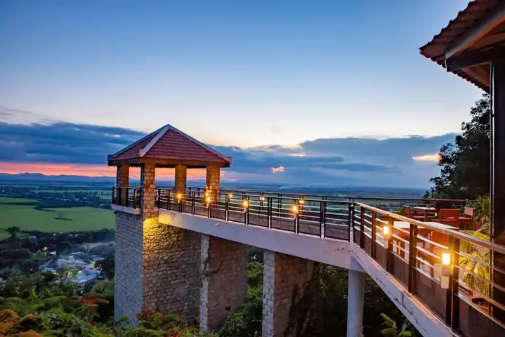 Top 10 Khách Sạn Núi Sam Gần Miếu Bà