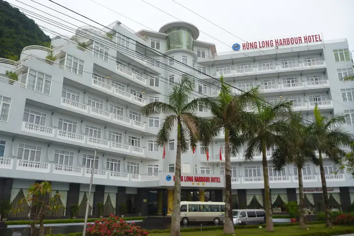 Khám Phá 12 Khách Sạn Cát Bà Gần Biển Với View Đẹp Và Giá Hợp Lý