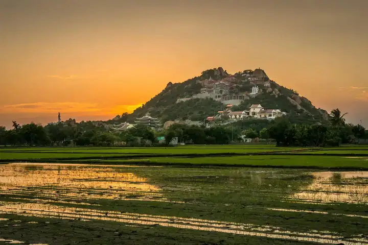 Khách Sạn Phan Rang Tháp Chàm: Đánh Giá Chi Tiết Top Lựa Chọn Cho Mọi Du Khách