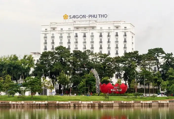 Đánh Giá Khách Sạn Sài Gòn Phú Thọ: Tiện Nghi, Giá Phòng, Vị Trí