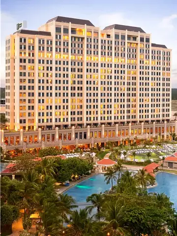 Khách Sạn The Grand Hồ Tràm: Đánh Giá Chi Tiết Và Tổng Quan Trải Nghiệm 2024