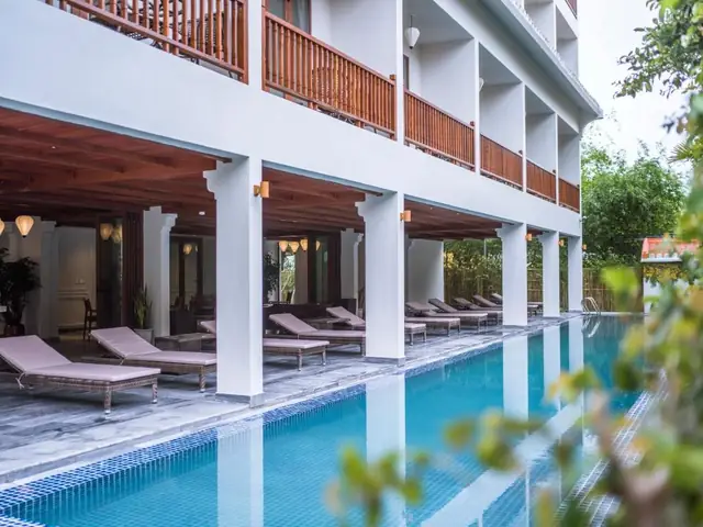 Đánh Giá Vinh Hung Riverside Resort: Phòng, Tiện Nghi & Đặt Ngay