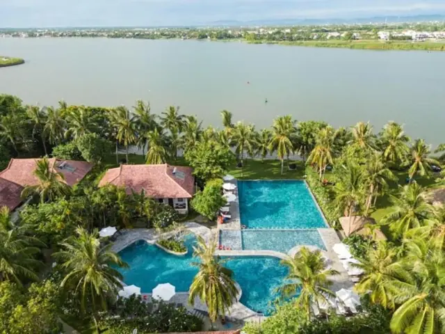 Đánh Giá Vinh Hung Riverside Resort: Phòng, Tiện Nghi & Đặt Ngay