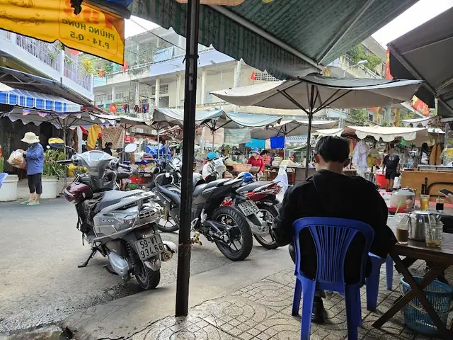 Khu Ăn Uống Chợ Thủ Đô: Hướng Dẫn Chi Tiết Khám Phá Ẩm Thực Đa Dạng Tại Trung Tâm Hà Nội Khu Ăn Uống Chợ Thủ Đô: Hướng Dẫn Chi Tiết Khám Phá Ẩm Thực Đa Dạng Tại Trung Tâm Hà Nội