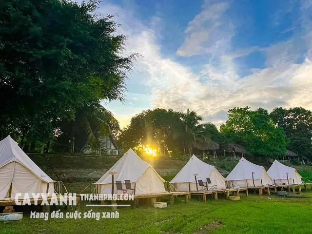 Cẩm Nang Cắm Trại Hồ Trị An: Chi Phí, Địa Điểm & Hoạt Động
