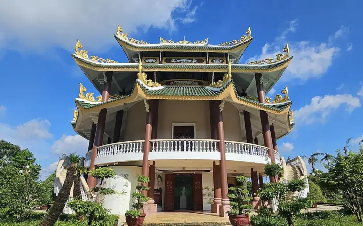 Lăng Nguyễn Đình Chiểu: Di Tích Lịch Sử Tại Bến Tre