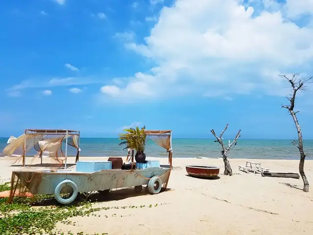 Khám Phá Bãi Biển Cam Bình – Hướng Dẫn Du Lịch Chi Tiết