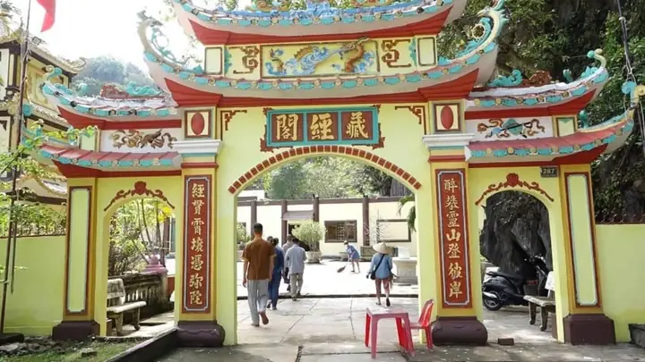 Khu Du Lịch Chùa Hang Hòn Phụ Tử – Hướng Dẫn Chi Tiết Khám Phá