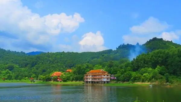 Khu Du Lịch Hồ Tiên Sa Là Gì Và Có Gì Khám Phá?