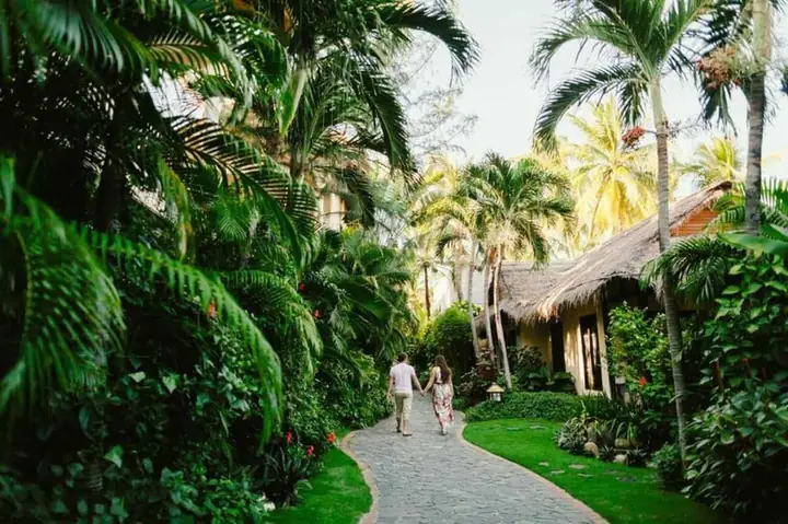 Resort Làng Tre Mũi Né: Review Chi Tiết & Đặt Phòng