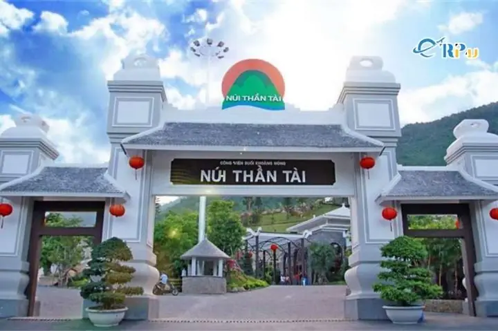 Công Viên Núi Thần Tài: Trải Nghiệm Suối Khoáng Nóng Đà Nẵng