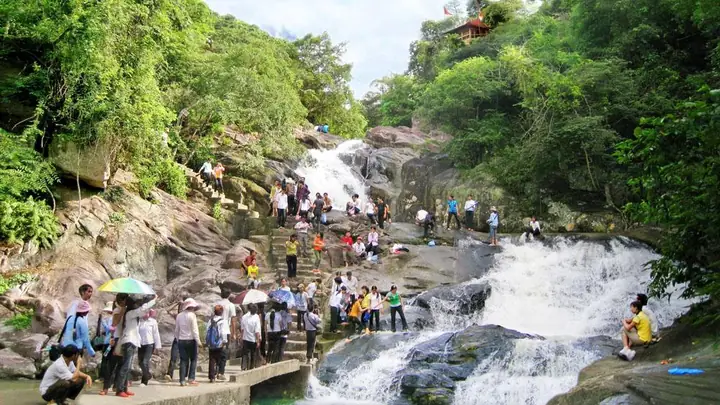Khu Du Lịch Sinh Thái Suối Mỡ: Khám Phá Vẻ Đẹp Thiên Nhiên Khu Du Lịch Sinh Thái Suối Mỡ: Khám Phá Vẻ Đẹp Thiên Nhiên