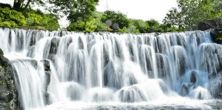 Thác Mơ Quảng Ninh: Khám Phá Vẻ Đẹp Sinh Thái Hoang Sơ