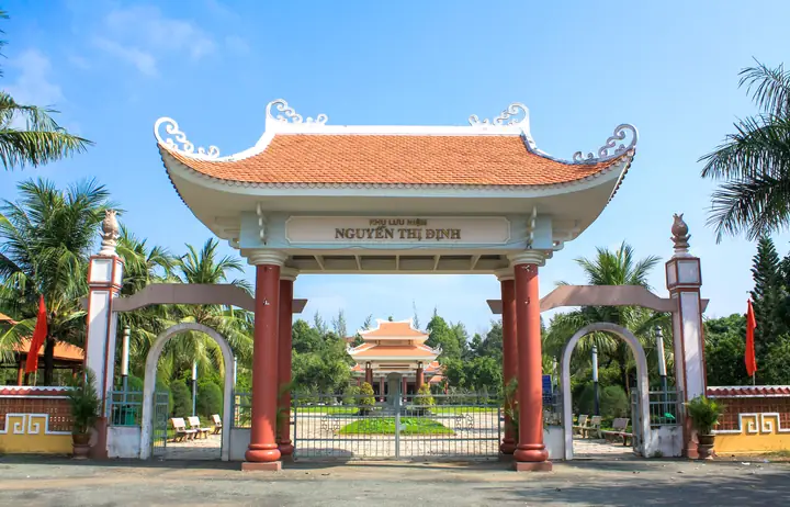Khu Lưu Niệm Nguyễn Thị Định: Di Sản Và Trải Nghiệm Du Lịch