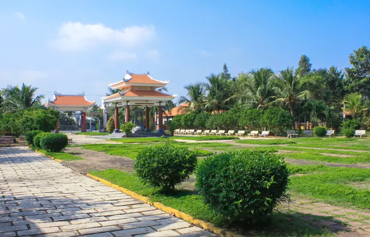Khu Lưu Niệm Nguyễn Thị Định: Di Sản Và Trải Nghiệm Du Lịch