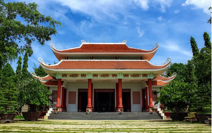 Khu Lưu Niệm Nguyễn Thị Định: Di Sản Và Trải Nghiệm Du Lịch