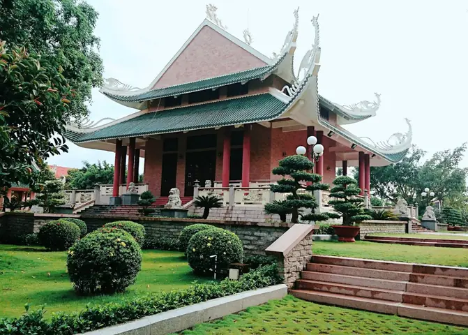 Khám Phá Các Công Trình Trong Khu Tưởng Niệm Thủ Khoa Bùi Hữu Nghĩa