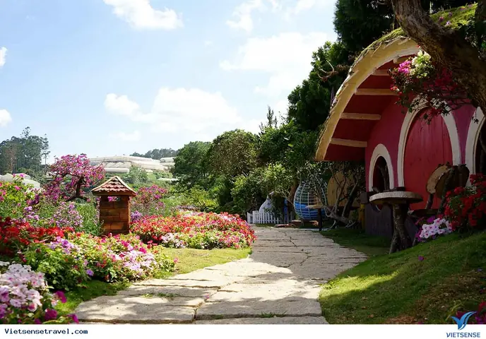 Dalat Fairytale Land: Review Làng Cổ Tích Đà Lạt Chi Tiết