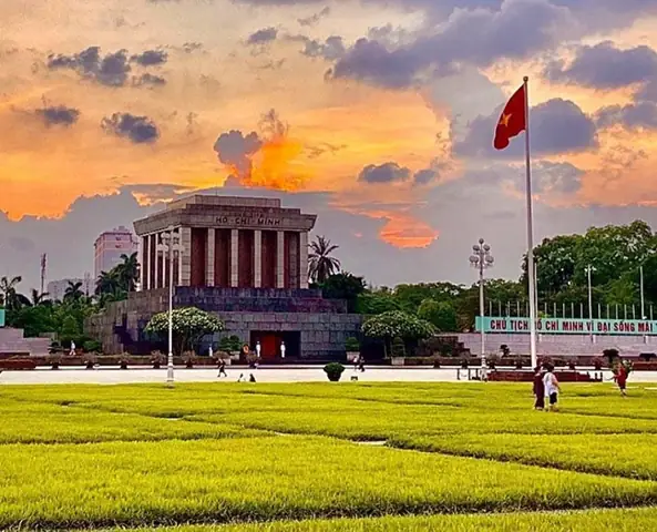 Cập Nhật Lịch Mở Cửa Lăng Bác 2026: Ngày, Giờ Và Lưu Ý