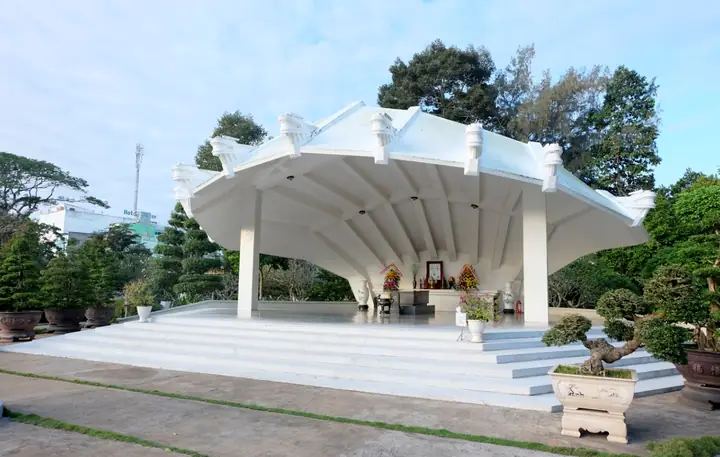 Khám Phá Khu Di Tích Nguyễn Sinh Sắc – Lịch Sử Và Kiến Trúc Khám Phá Khu Di Tích Nguyễn Sinh Sắc – Lịch Sử Và Kiến Trúc