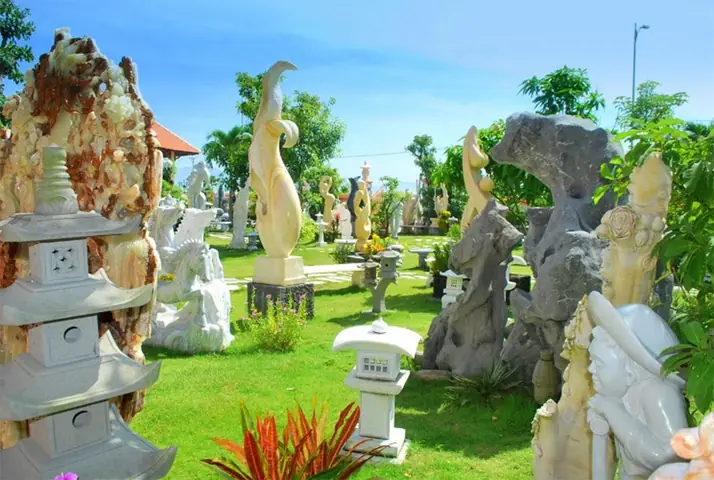 Làng Đá Mỹ Nghệ Non Nước: Điểm Đến Săn Souvenir Độc Đáo