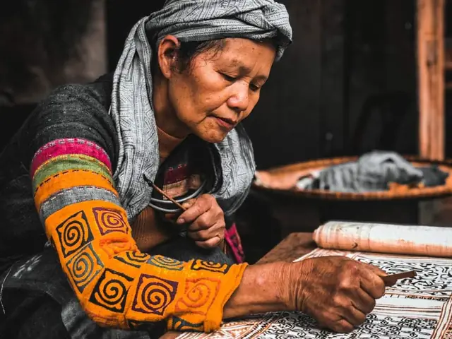 Làng Dệt Thổ Cẩm Lùng Tám: Hành Trình Khám Phá Nghề Thủ Công Truyền Thống