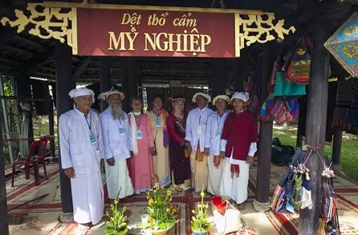 Khám Phá Làng Dệt Mỹ Nghiệp – Di Sản Thổ Cẩm Chăm Khám Phá Làng Dệt Mỹ Nghiệp – Di Sản Thổ Cẩm Chăm