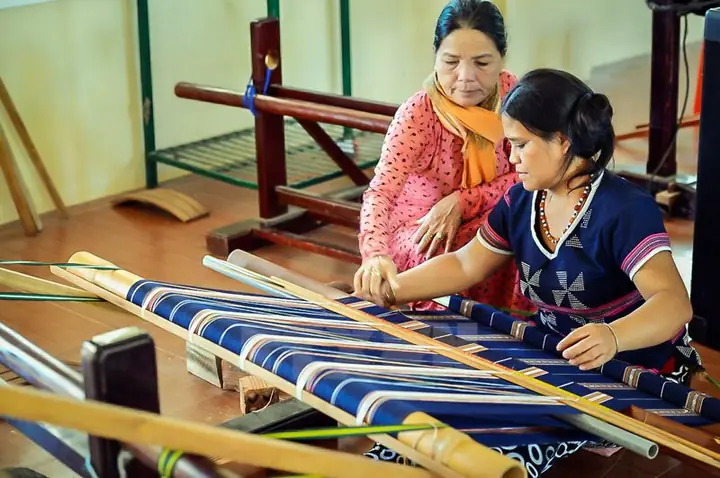 Khám Phá Làng Dệt Mỹ Nghiệp – Di Sản Thổ Cẩm Chăm Khám Phá Làng Dệt Mỹ Nghiệp – Di Sản Thổ Cẩm Chăm