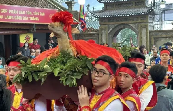 Lễ Hội Làng Gốm Bát Tràng: Cảm Nhận Tinh Hoa Nghề Gốm Nghìn Năm Lễ Hội Làng Gốm Bát Tràng: Cảm Nhận Tinh Hoa Nghề Gốm Nghìn Năm