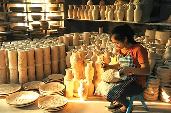 Khám Phá Làng Gốm Bát Tràng: Lịch Sử, Hoạt Động & Trải Nghiệm Khám Phá Làng Gốm Bát Tràng: Lịch Sử, Hoạt Động & Trải Nghiệm