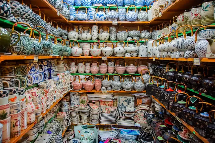 Làng Gốm Bát Tràng Ở Đâu? Vị Trí Và Hướng Dẫn Di Chuyển Chi Tiết