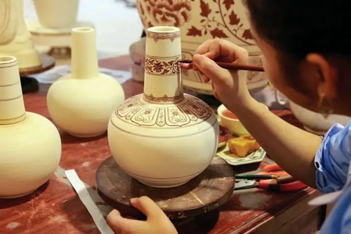 Khám Phá Làng Gốm Chu Đậu – Hướng Dẫn Du Lịch Nghệ Thuật