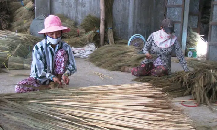 Khám Phá Làng Nghề Chổi Bó Mỹ An – Di Sản Văn Hoá Cho Du Khách Khám Phá Làng Nghề Chổi Bó Mỹ An – Di Sản Văn Hoá Cho Du Khách