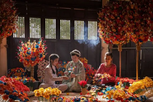 Khám Phá Làng Hoa Giấy Thanh Tiên – Điểm Đến Văn Hoá Huế Khám Phá Làng Hoa Giấy Thanh Tiên – Điểm Đến Văn Hoá Huế