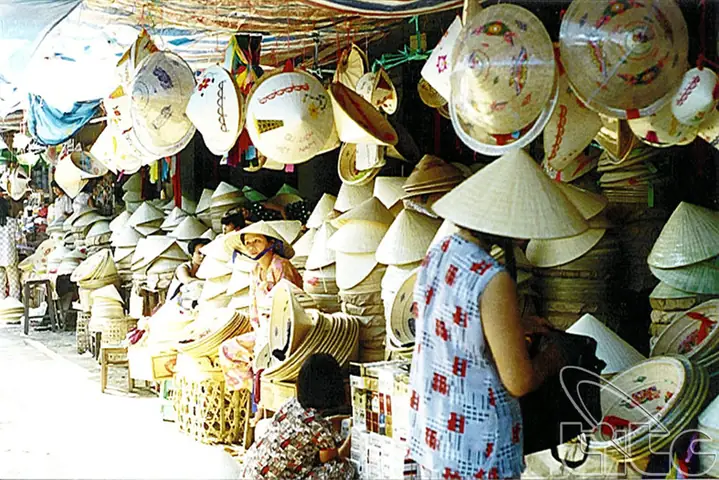 Làng Nghề Nón Lá Tây Hồ Huế: Cẩm Nang Khám Phá Nghề Thủ Công Biểu Tượng