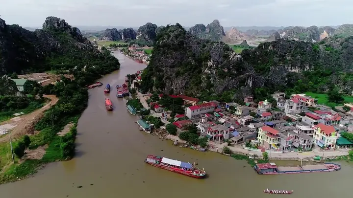 Làng Nổi Kênh Gà Ninh Bình Là Gì? Hành Trình Khám Phá Làng Nghề Độc Đáo