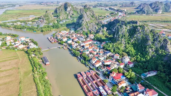Làng Nổi Kênh Gà Ninh Bình Là Gì? Hành Trình Khám Phá Làng Nghề Độc Đáo