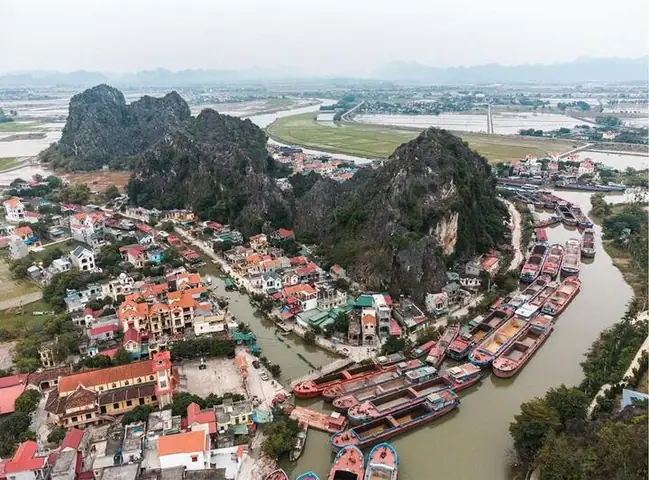 Làng Nổi Kênh Gà Ninh Bình Là Gì? Hành Trình Khám Phá Làng Nghề Độc Đáo