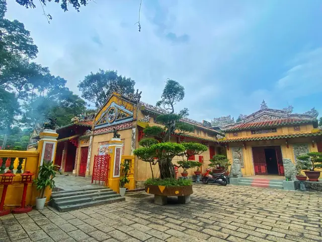 Khám Phá Lăng Ông Bà Chiểu – Đền Thờ Lịch Sử Nổi Bật Ở Sài Gòn