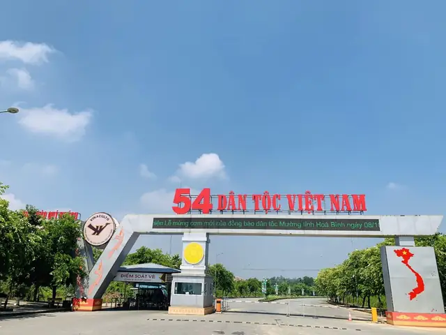 Làng Văn Hóa 54 Dân Tộc: Cẩm Nang Du Lịch Toàn Tập Từ A-z