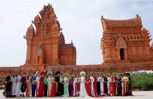 Làng Văn Hóa 54 Dân Tộc: Cẩm Nang Du Lịch Toàn Tập Từ A-z