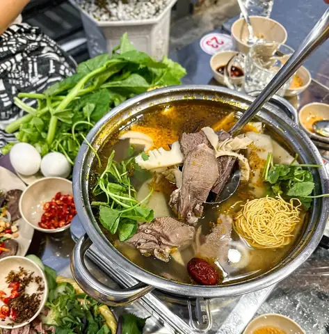 Lẩu Bò Củ Chi Nha Trang: Nét Độc Đáo Trong Ẩm Thực Biển Lẩu Bò Củ Chi Nha Trang: Nét Độc Đáo Trong Ẩm Thực Biển