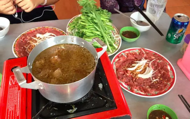 Lẩu Bò Mắm Ruốc Bình Dương: Trải Nghiệm Thực Tế Tại Quán Tám Còn Lẩu Bò Mắm Ruốc Bình Dương: Trải Nghiệm Thực Tế Tại Quán Tám Còn