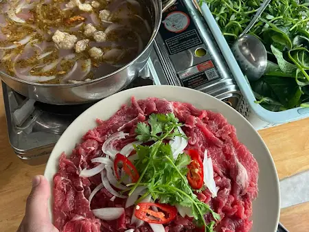 Lẩu Bò Mắm Ruốc Bình Dương: Trải Nghiệm Thực Tế Tại Quán Tám Còn Lẩu Bò Mắm Ruốc Bình Dương: Trải Nghiệm Thực Tế Tại Quán Tám Còn