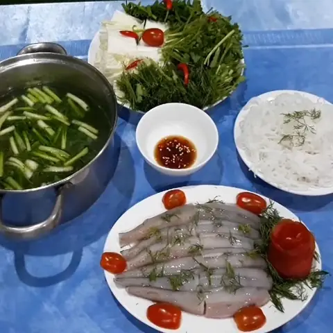 Lẩu Cá Khoai Ăn Rau Gì? Cẩm Nang Rau Ăn Kèm Hoàn Hảo Lẩu Cá Khoai Ăn Rau Gì? Cẩm Nang Rau Ăn Kèm Hoàn Hảo
