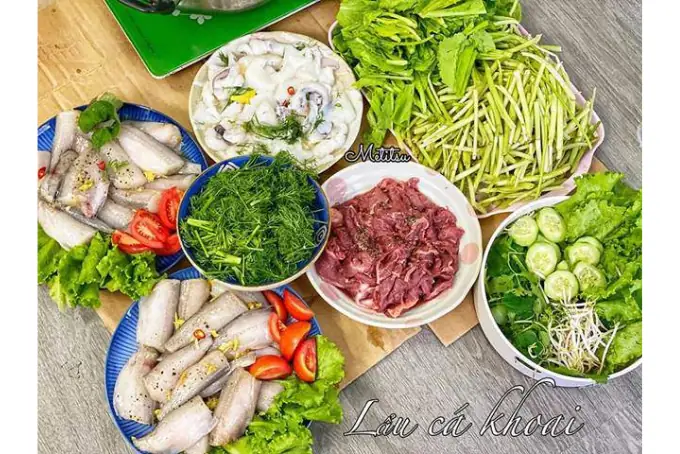 Lẩu Cá Khoai Ăn Rau Gì? Cẩm Nang Rau Ăn Kèm Hoàn Hảo Lẩu Cá Khoai Ăn Rau Gì? Cẩm Nang Rau Ăn Kèm Hoàn Hảo