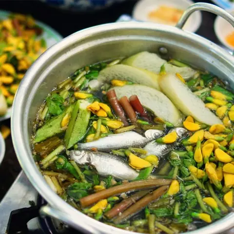 Cách Nấu Lẩu Cá Linh Bông Điên Điển Chuẩn Vị Miền Tây