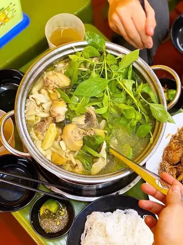 Cẩm Nang Lẩu Gà Lá É Biên Hòa: Khám Phá 4 Quán Ngon Chuẩn Vị